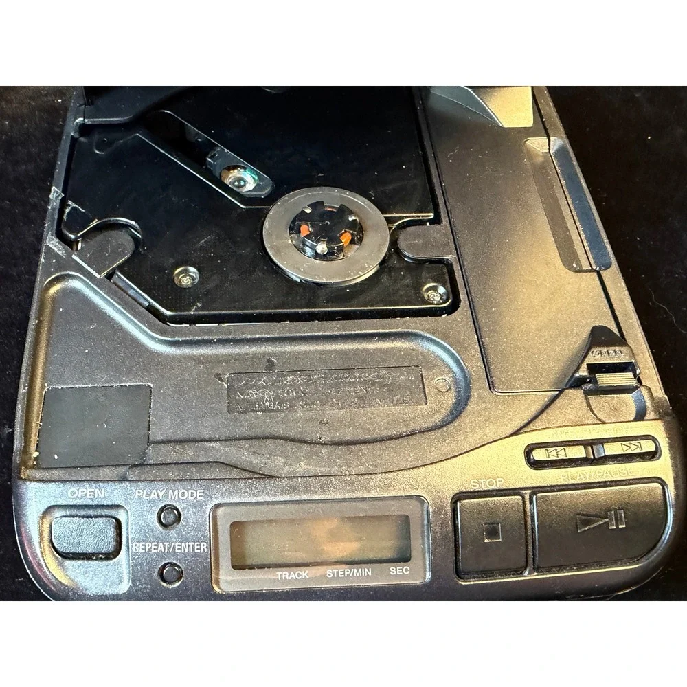 Vintage Sony Discman D-34 Portable CD Player- Mega Bass w/Car Kit and Case WORKS